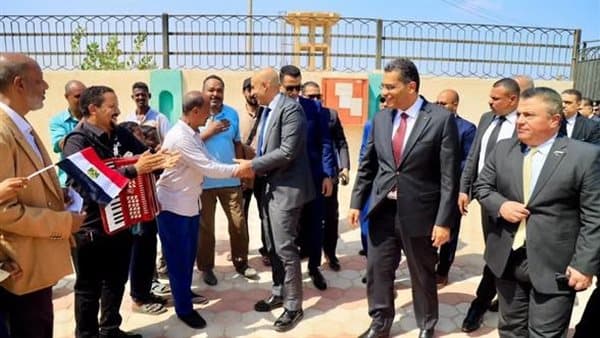 وزير التعليم ومحافظ البحر الأحمر يزوران مدارس حلايب