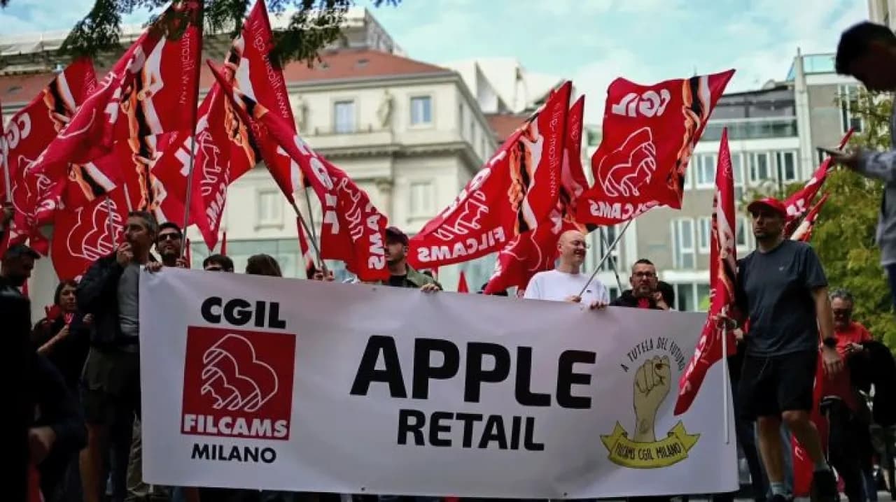 Apple employees disrupt iPhone 18 launch
