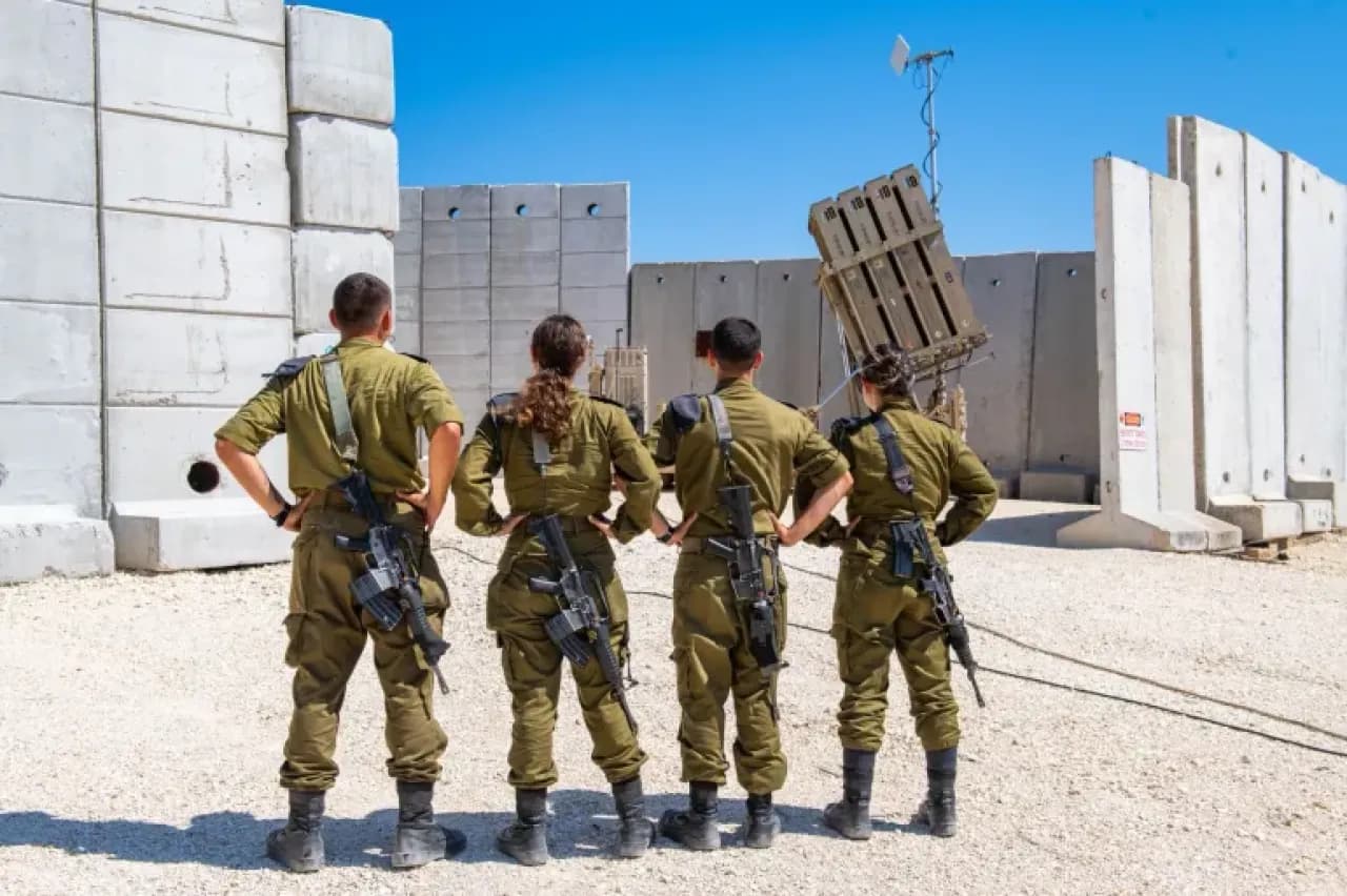 Israeli Radio Reports Army Weapon Parts Stolen Since October