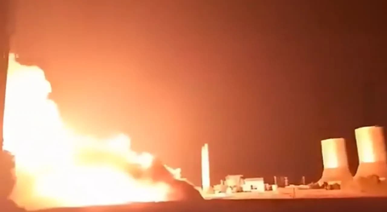 Gas pipeline explosion shuts three Syrian power plants