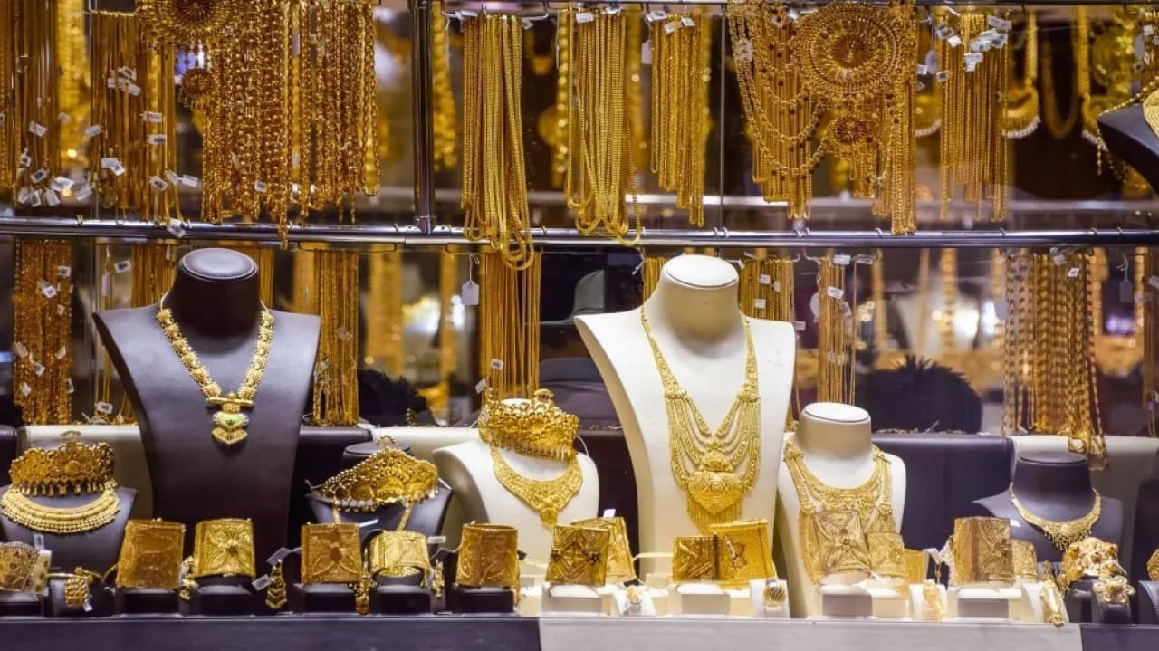 Gold drops 40 piasters in evening quote