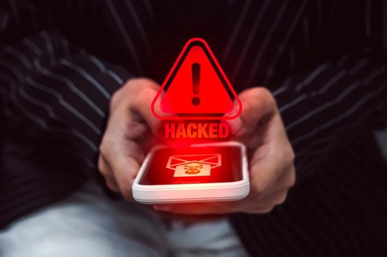 How was data of 3 million US military personnel breached