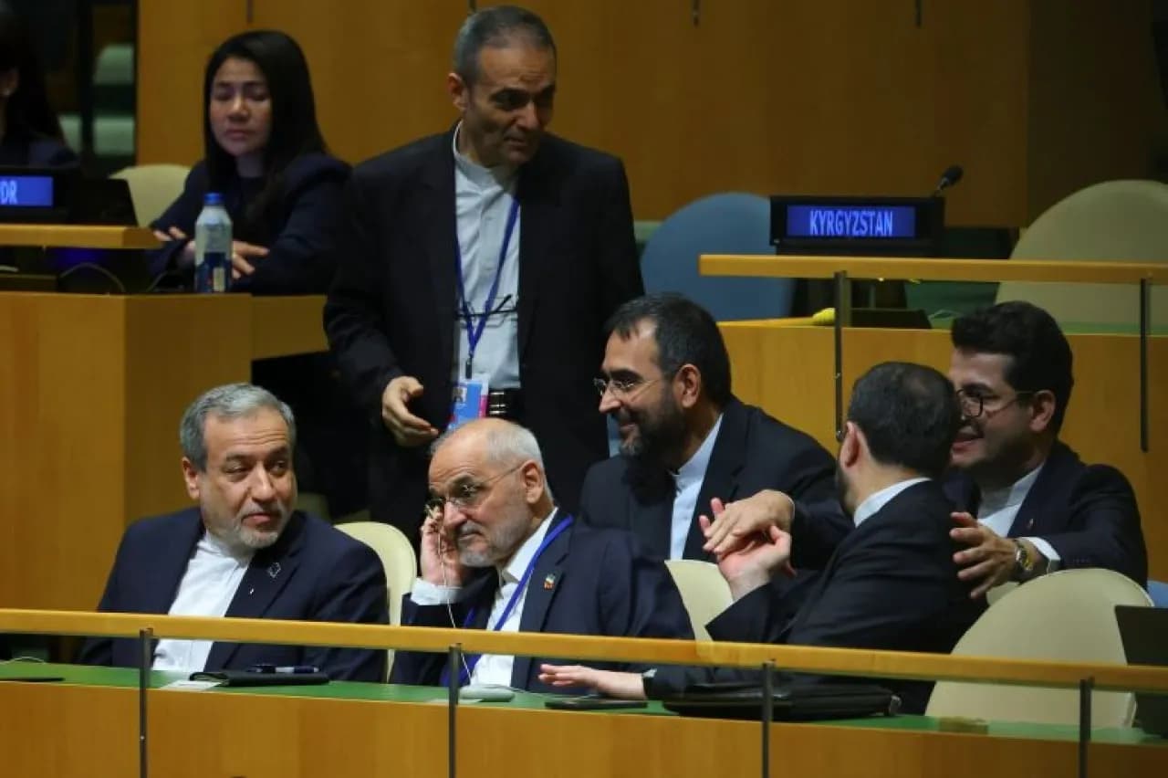 US deportates Iranian diplomats