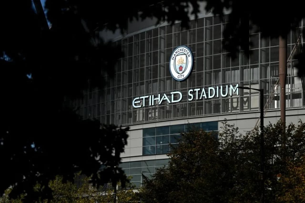 City and English League discuss settlement