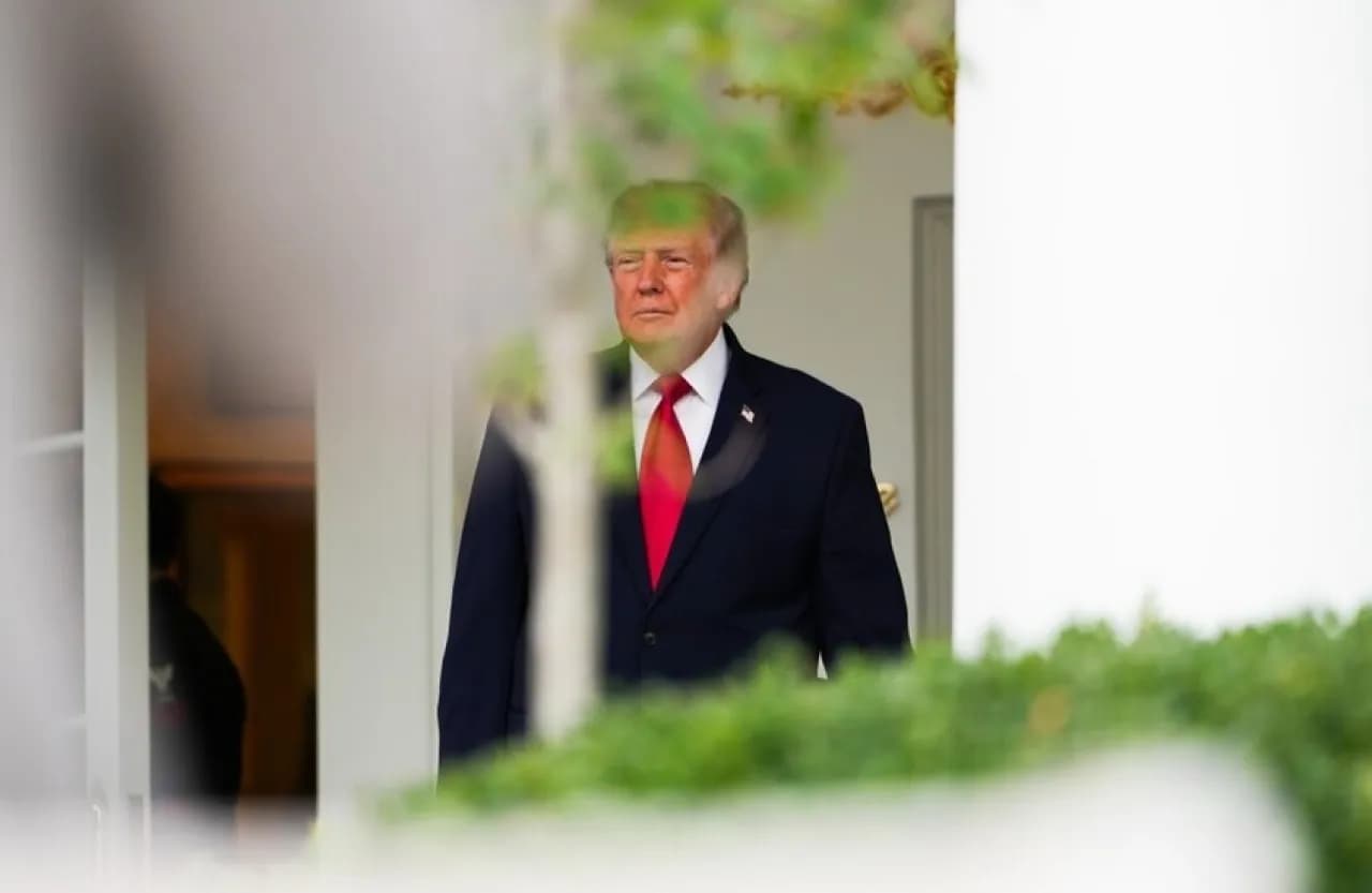 Trump affirms contact with UFO-sighting pilots