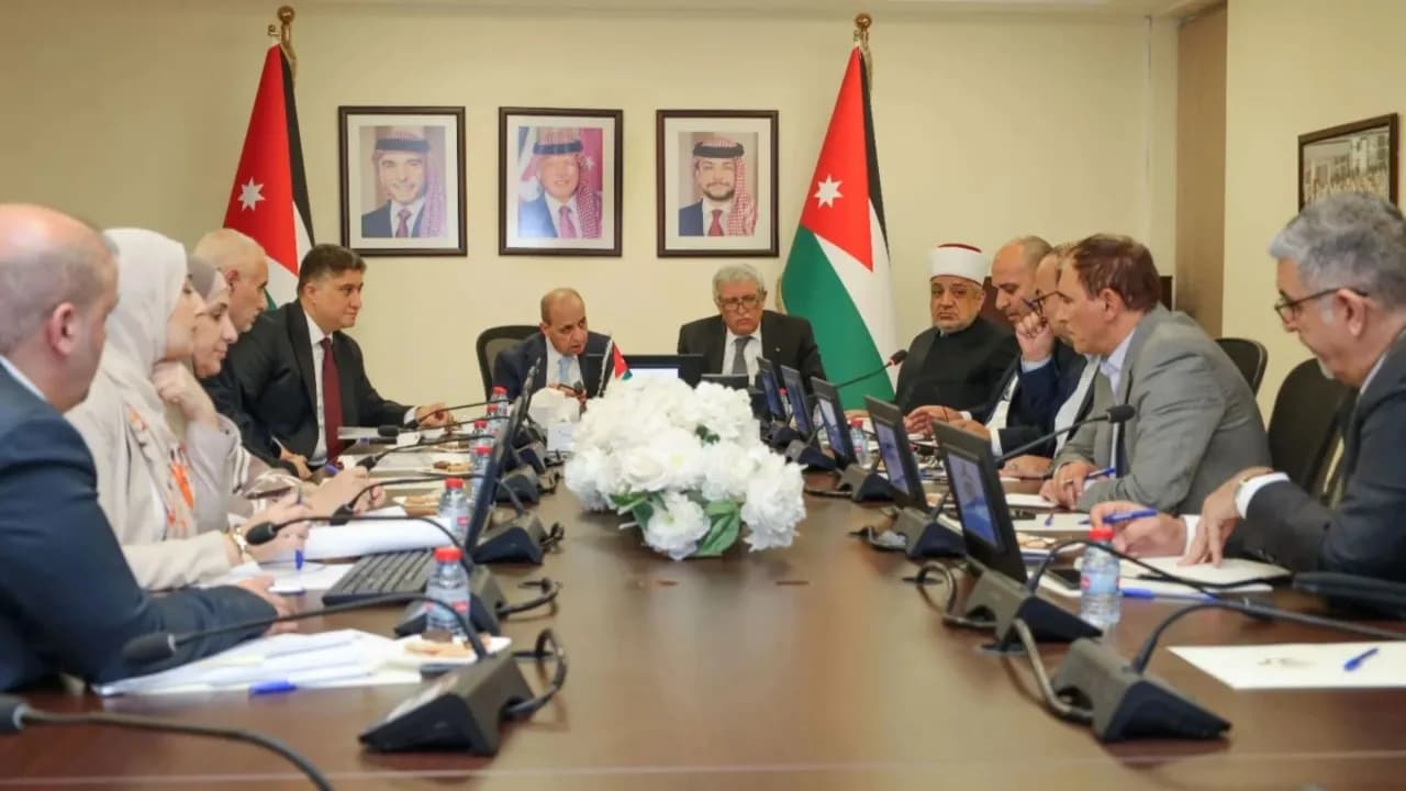 Ministers consider public transit and land investment near Queen Alia
