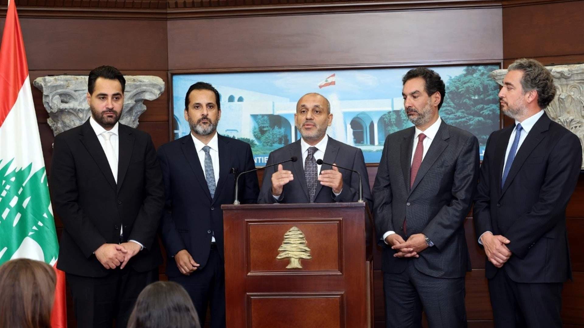 Changeist deputies visit Baabda support Israeli pullout