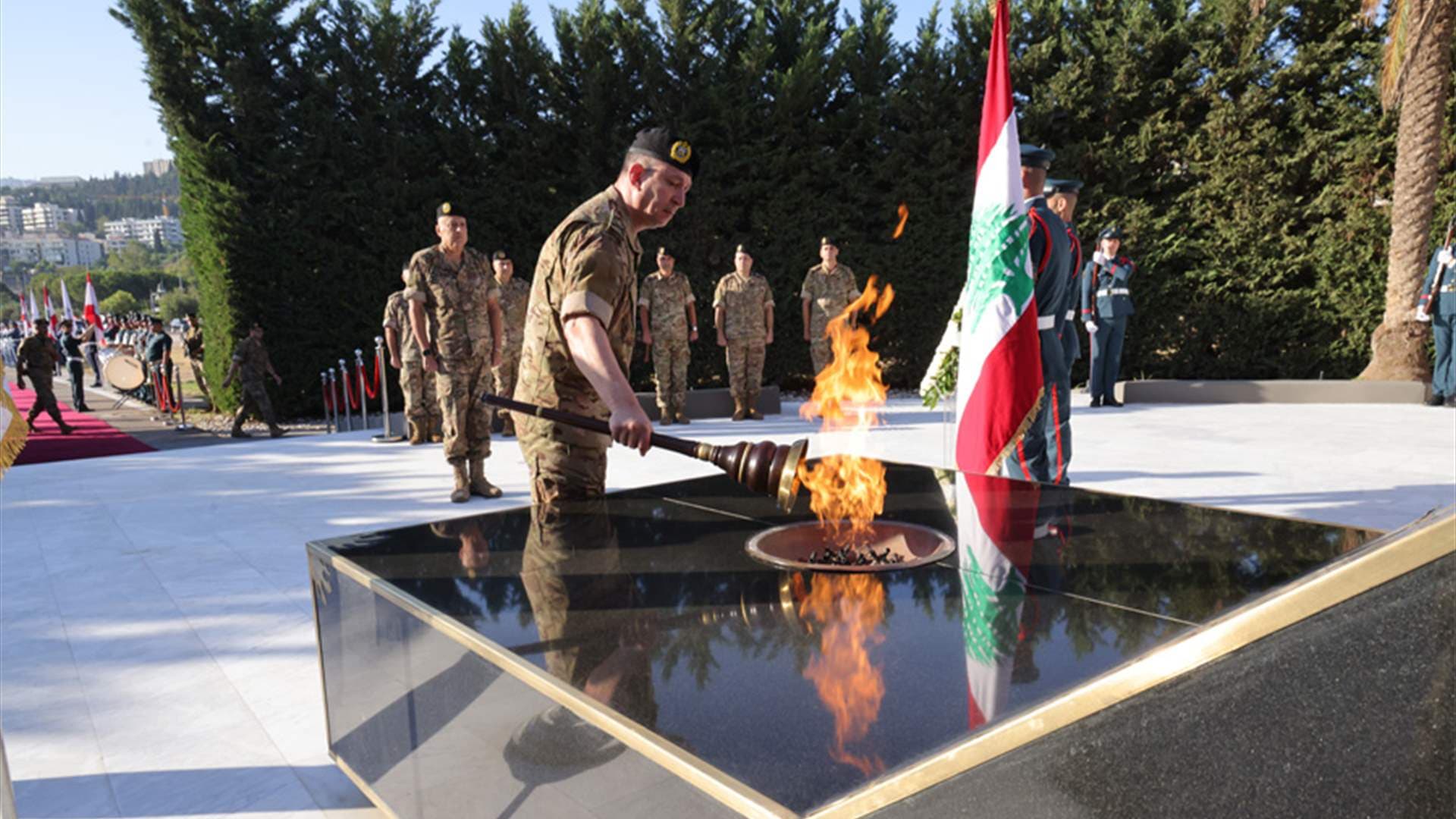 Army commander honors fallen soldiers