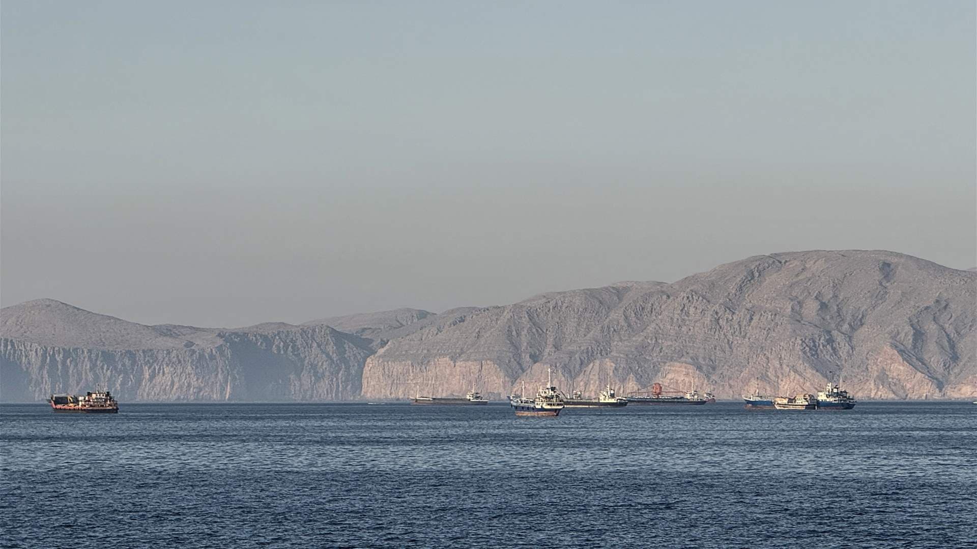 انفجار عند ناقلة نفط في هرمز
