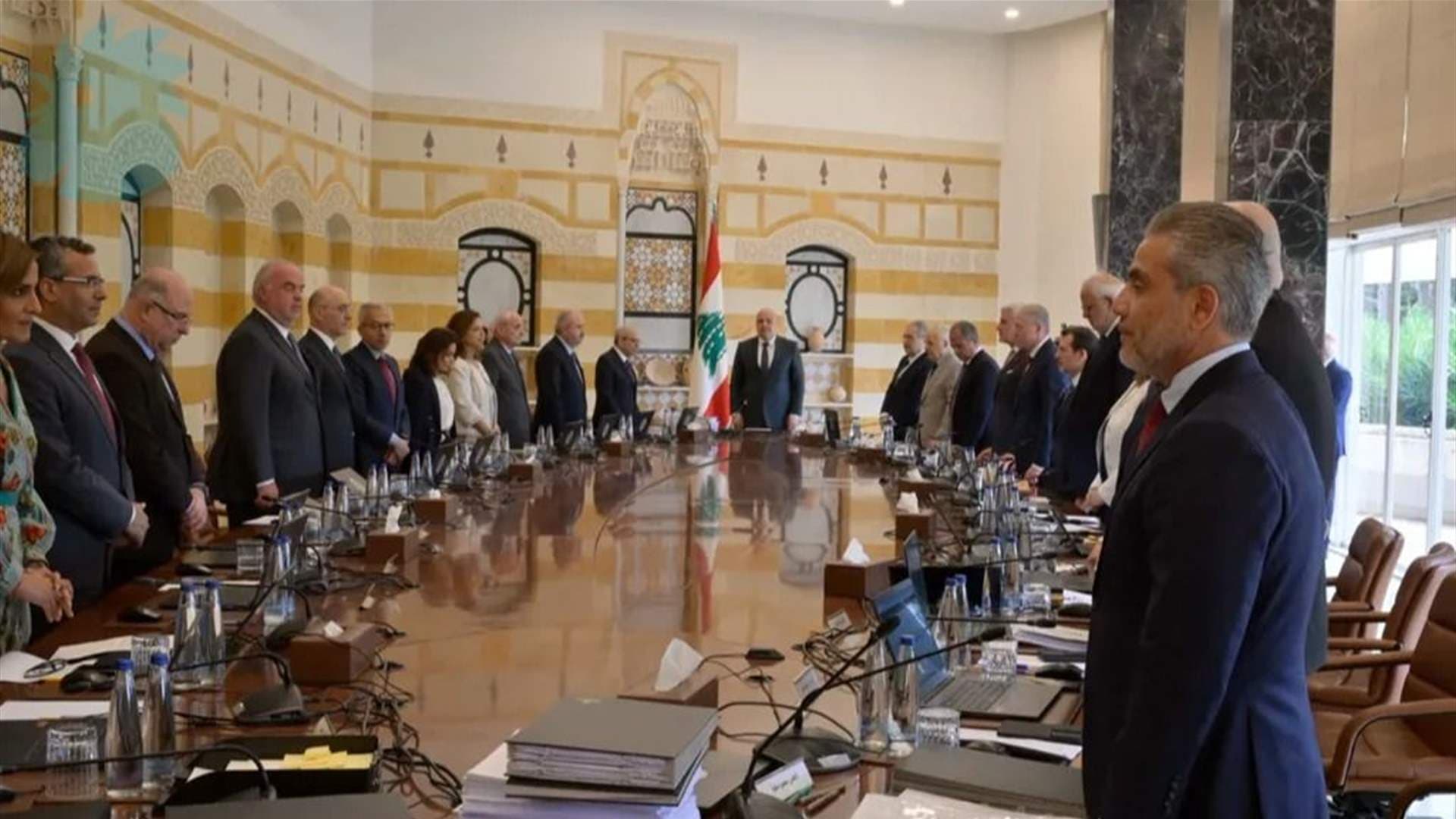 الرئيس يطلع الحكومة على نتائج زيارته لواشنطن وأنقرة