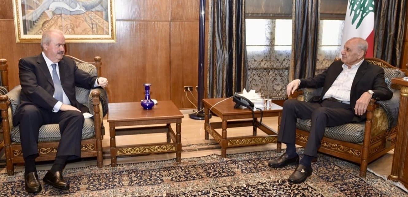 Bari meets Jaber and delegation on financial and educational issues