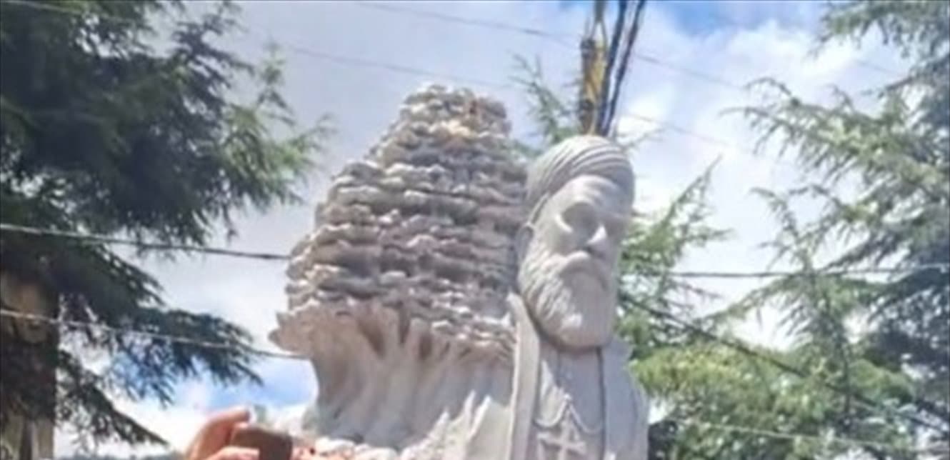 Patriarch Hawi's belongings arrive in Tanurine