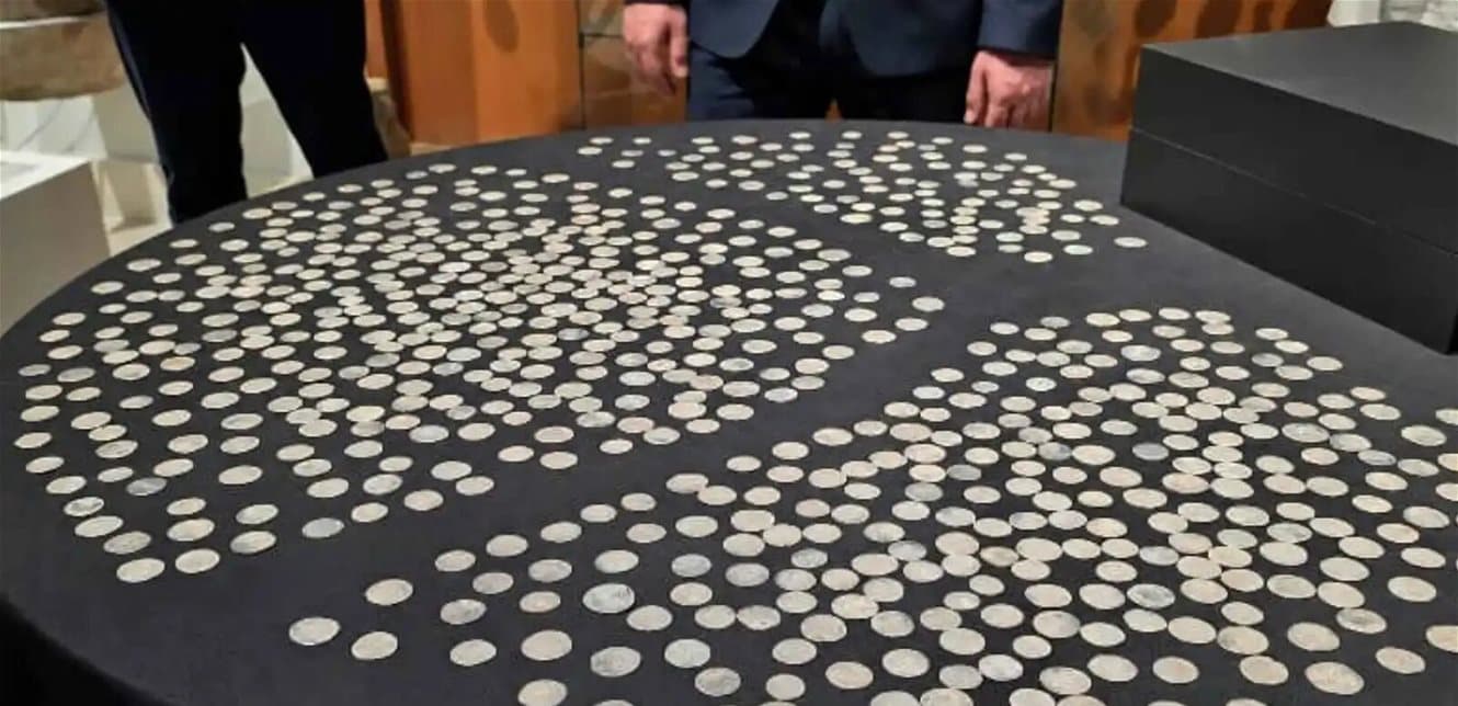Iraq Stops Smuggling of 800-Year-Old Coins