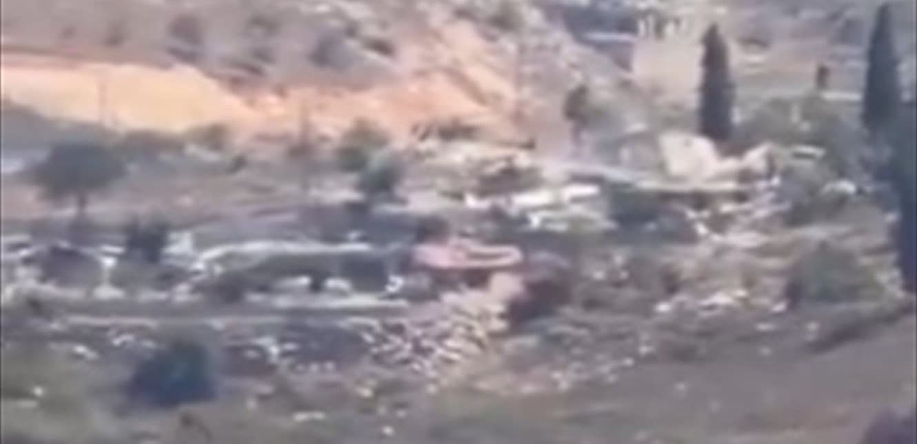 Israeli army erects dirt barrier in Hadatha
