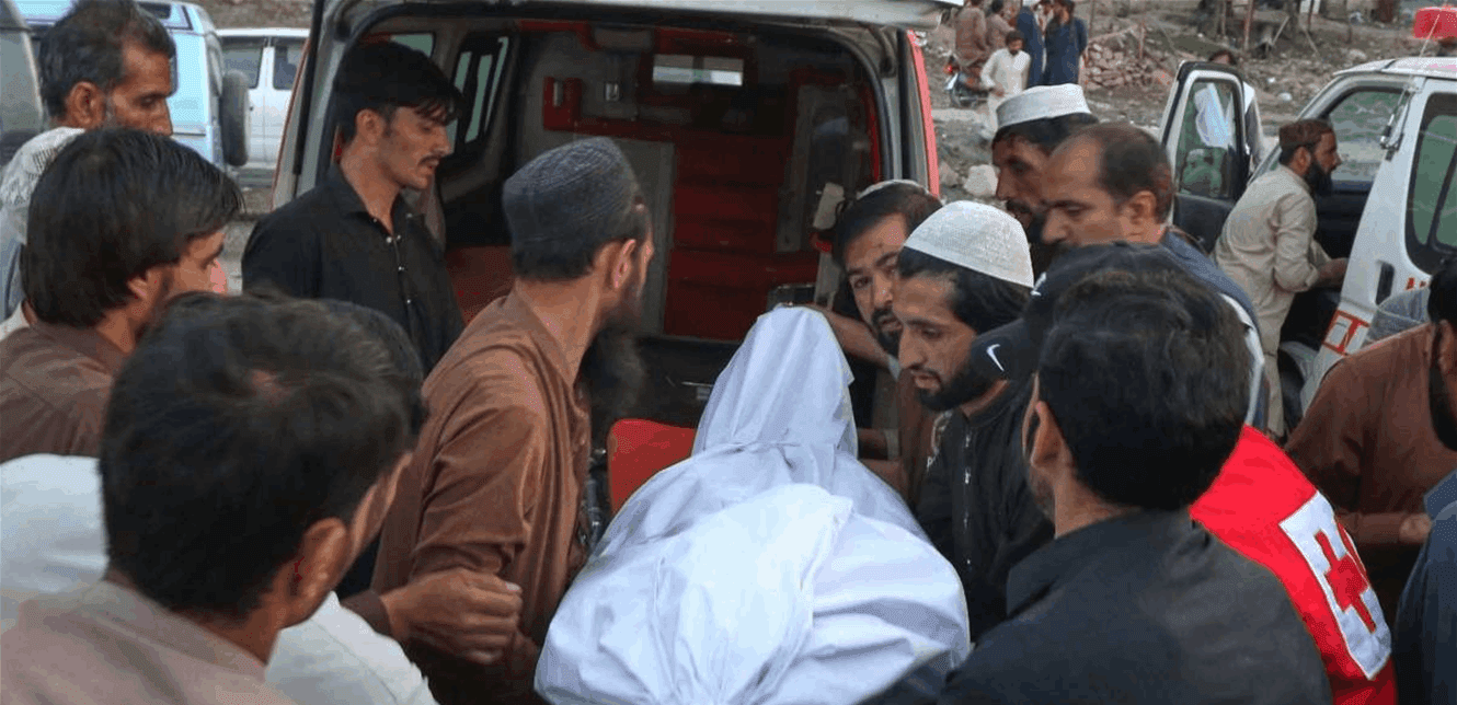 Mine explosion in Pakistan leaves 32 dead and 10 trapped
