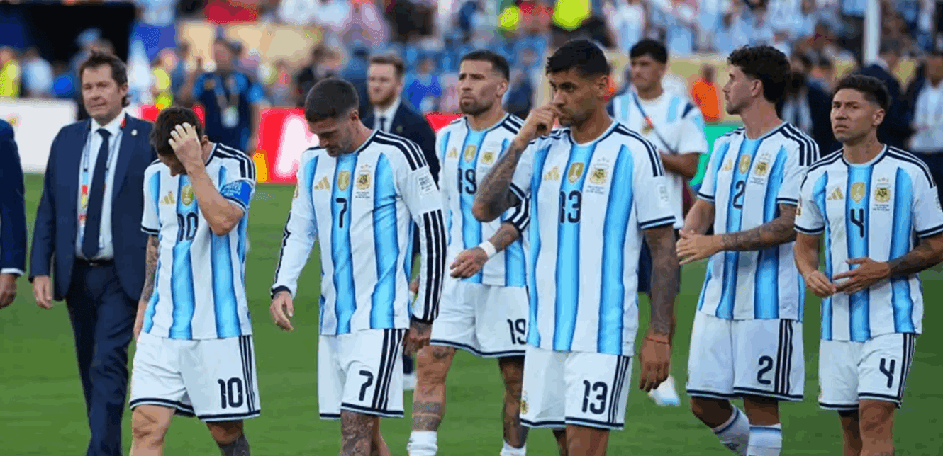 الفيفا يفتح تحقيقاً في مشاركة الأرجنتين