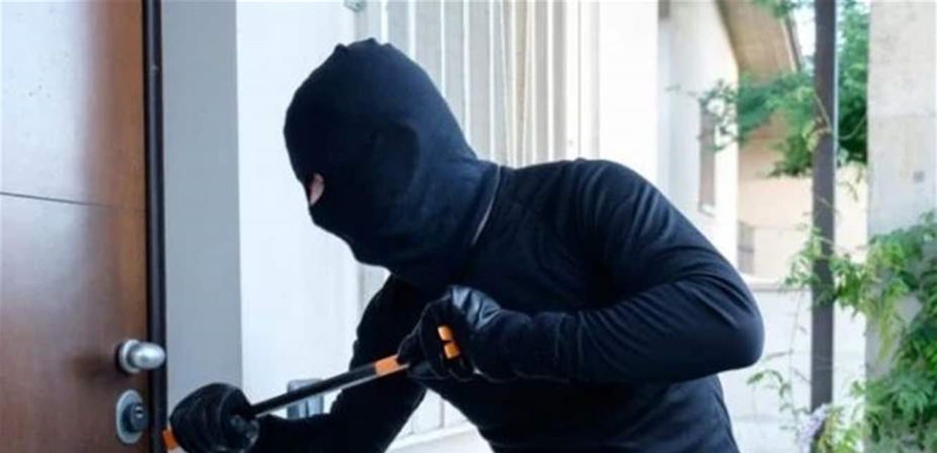 سرقة مال ومصاغ من منزل في المنطقة