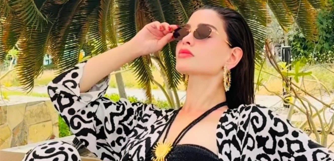 فنانة معاناة من رجفان وفقدان وعي