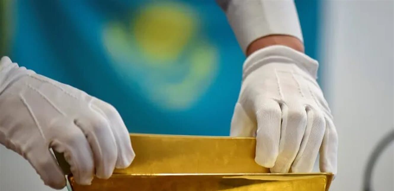 Gold surpasses $4,600 amid dollar decline