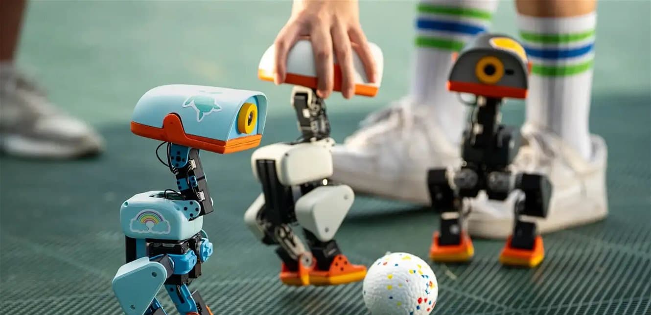Robotic duck learns tricks
