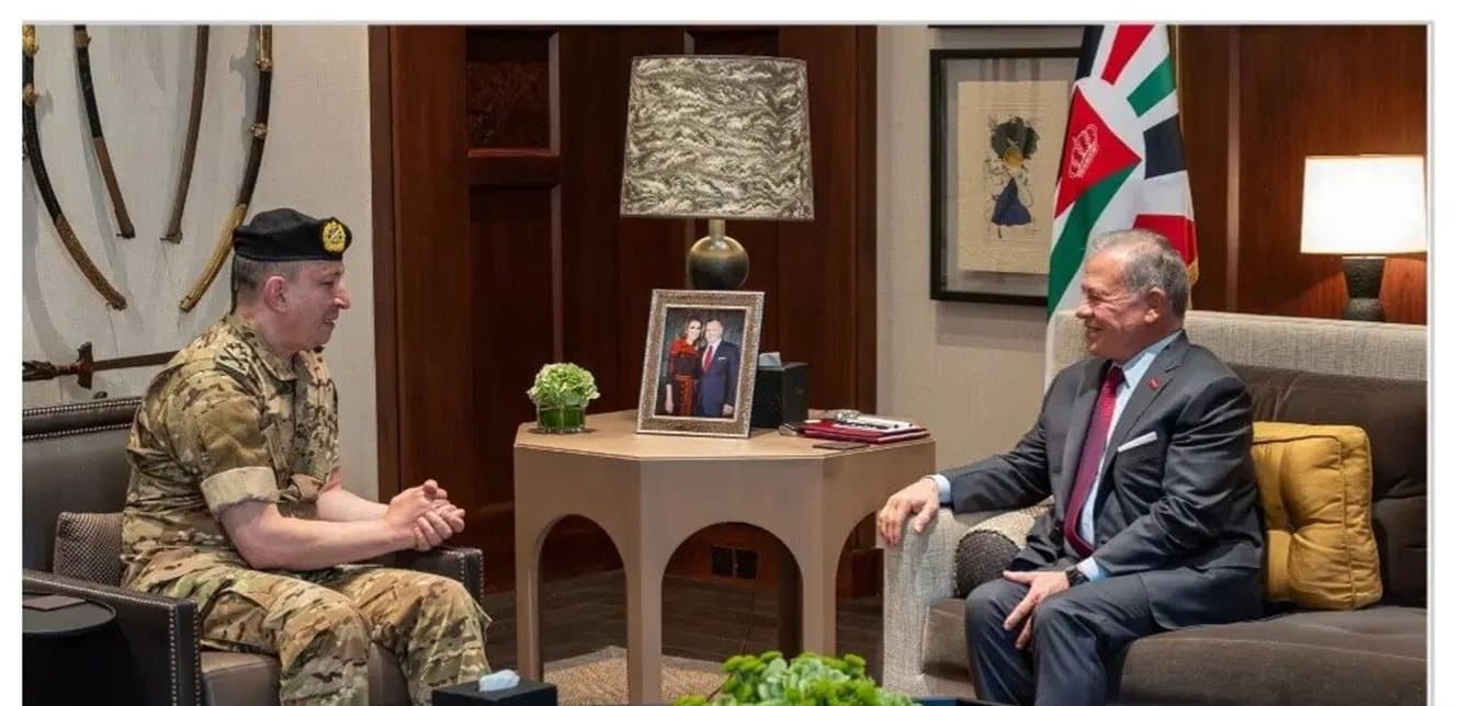 الملك عبد الله الثاني يلتقي العماد هيكل ويؤكد دعم الأردن للبنان