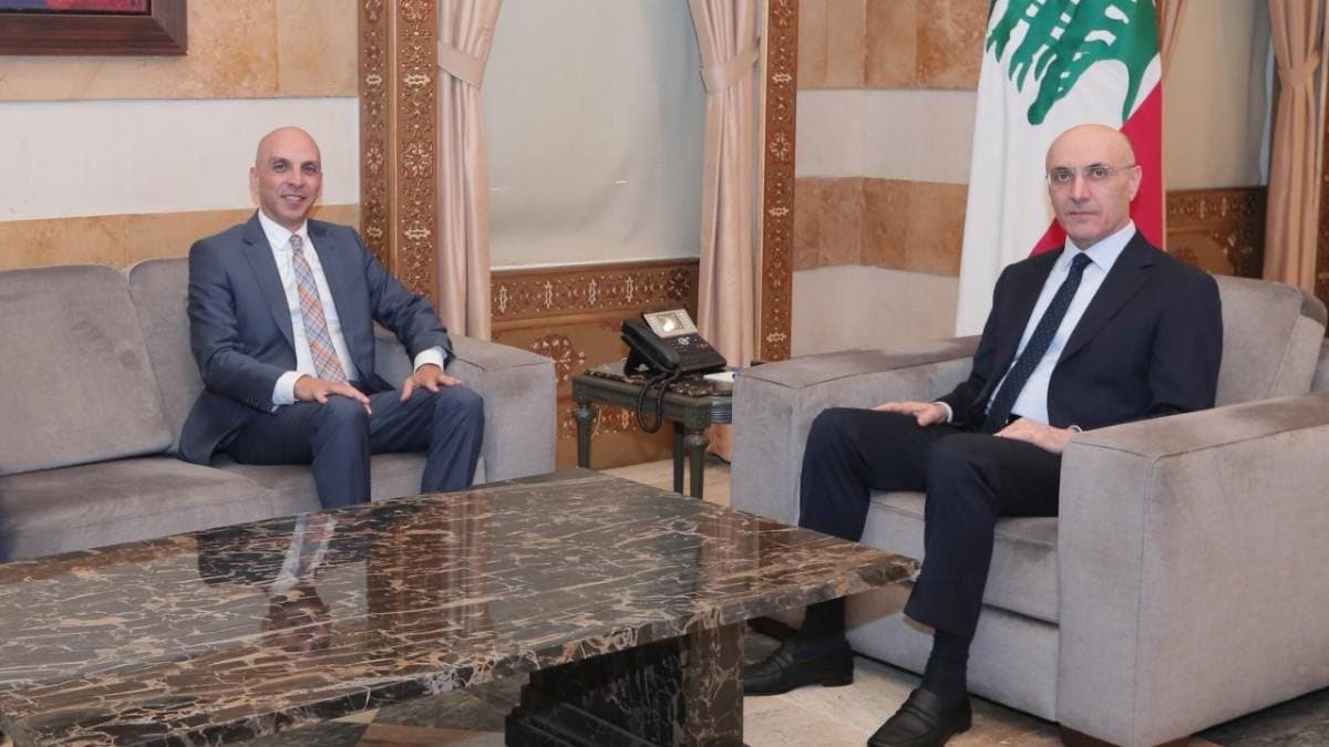 الحجار يلتقي سفير مصر لتعزيز التعاون