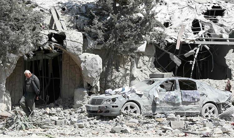 Lebanese Forces on Weapons and Numbers