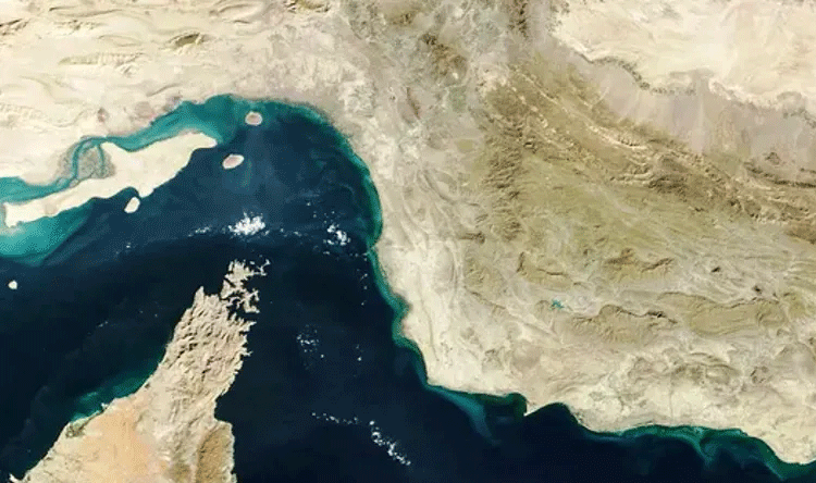 Trump Highlights US-UK Efforts to Clear Strait of Hormuz