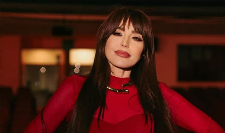 عبير نعمة تحيي حفلاً في مهرجان فقرا