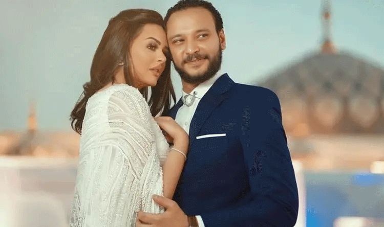 Ahmed Khaled Saleh and Henedy Mahna Split