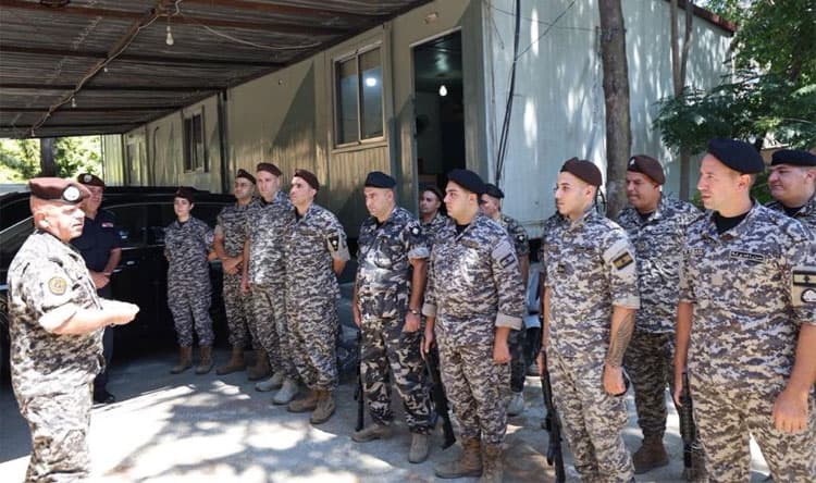 Lvandis reviews security units in Beirut