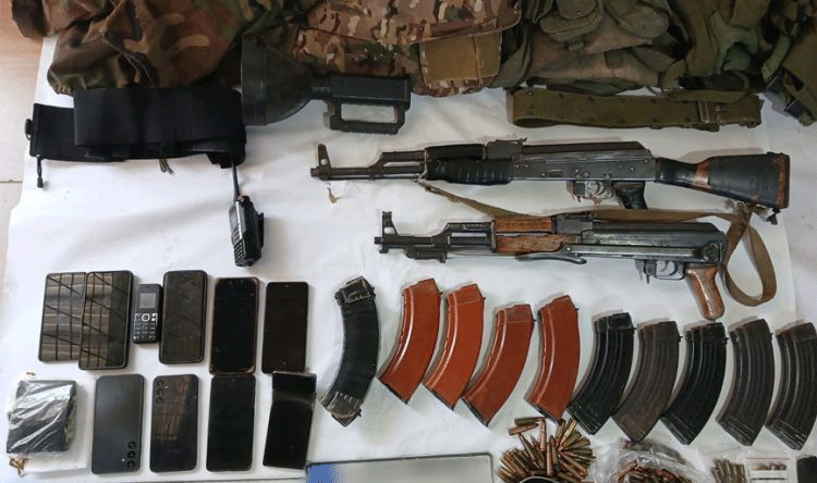 Army seizes weapons and detains suspects