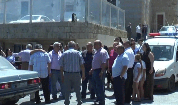 Residents protest road closure in Lebanon