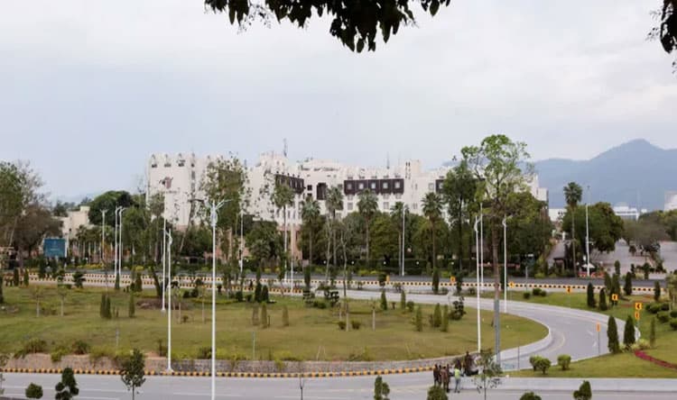 Pakistan Presses for Middle East Stability