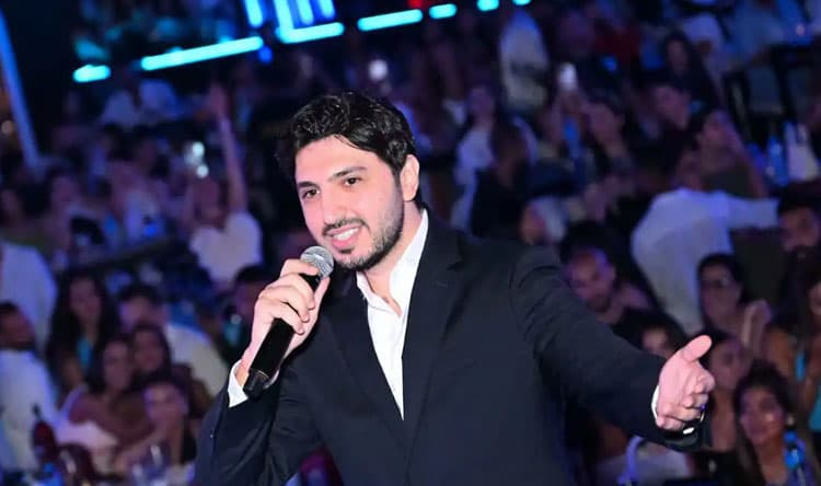 محمد فضل شاكر يوضح حفل والده في دبي