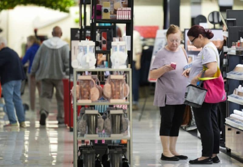 U.S. retail sales fall in July