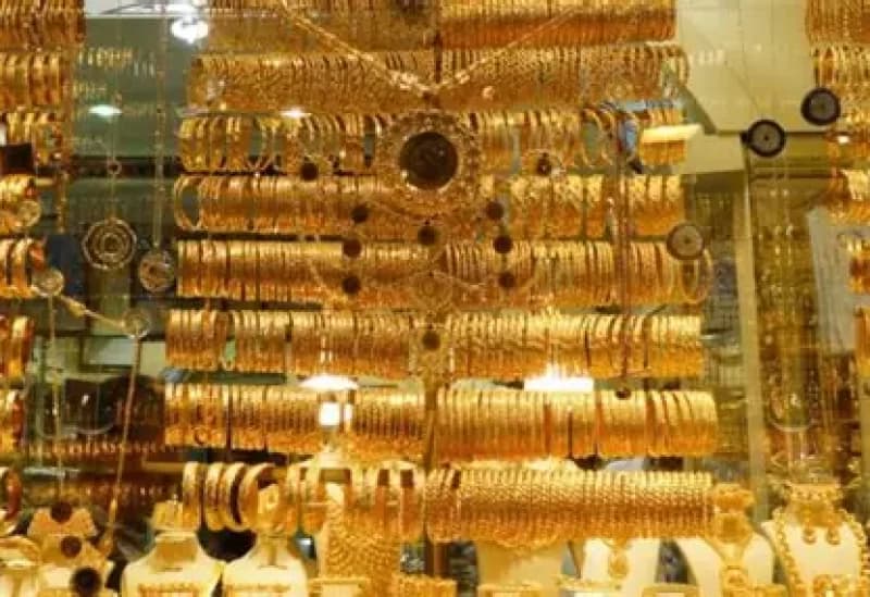 الذهب يواصل ارتفاعه مع تراجع الدولار وعوائد السندات