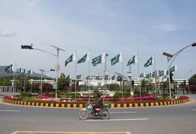 10 Policemen Killed in Drone and Ambush in NW Pakistan