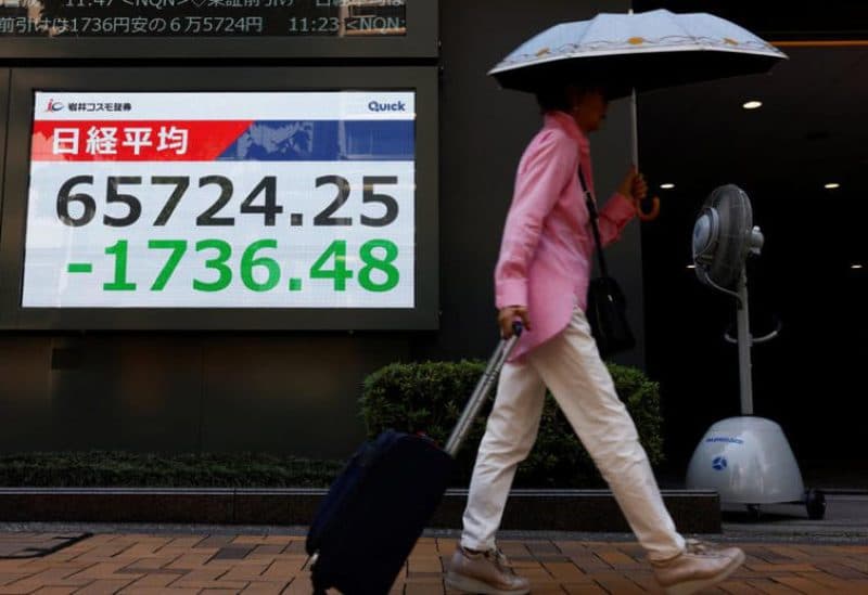 Nikkei declines amid tech sell-off