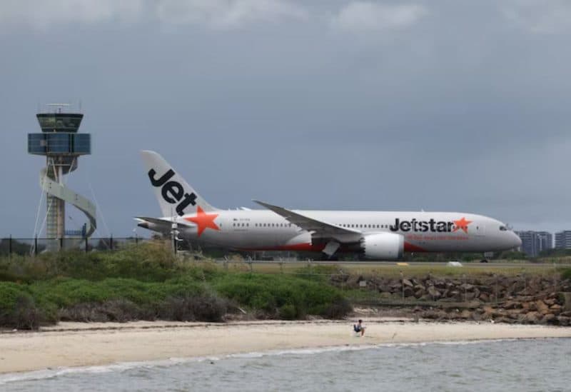 Australia probes near runway collision