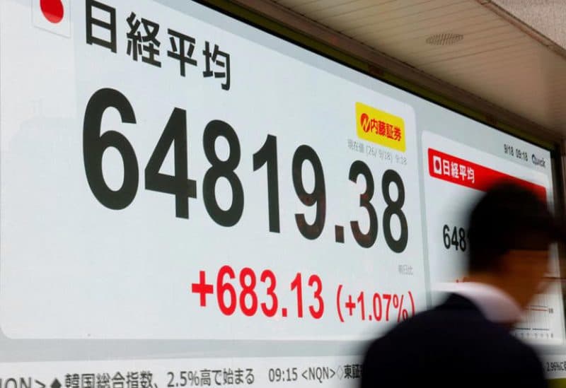 Japanese stocks dip on profit-taking