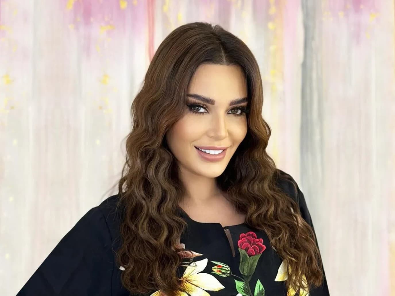 نجوم الفن يشاركون صور طفولتهم