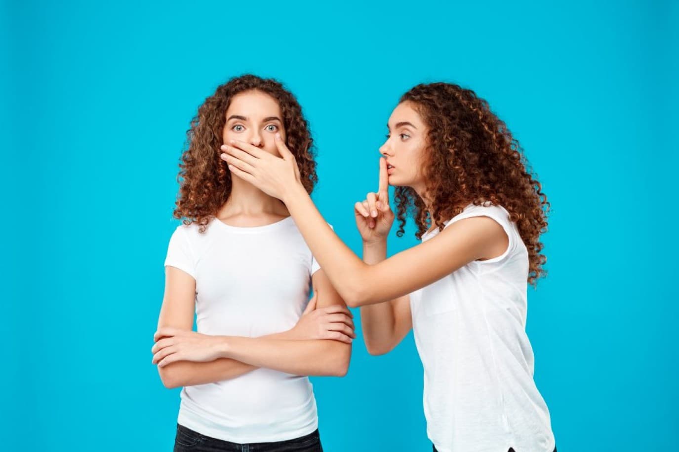 كيفية التعامل مع صديق يفشي أسرارك