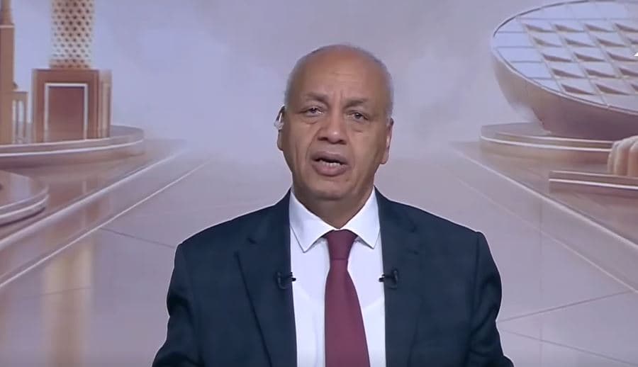 مصطفى بكري يحذر من سيطرة الحوثيين على تعز وتأثيرها على مصر