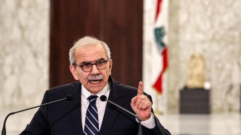 إيران تدعو لتعيين سفير جديد في لبنان