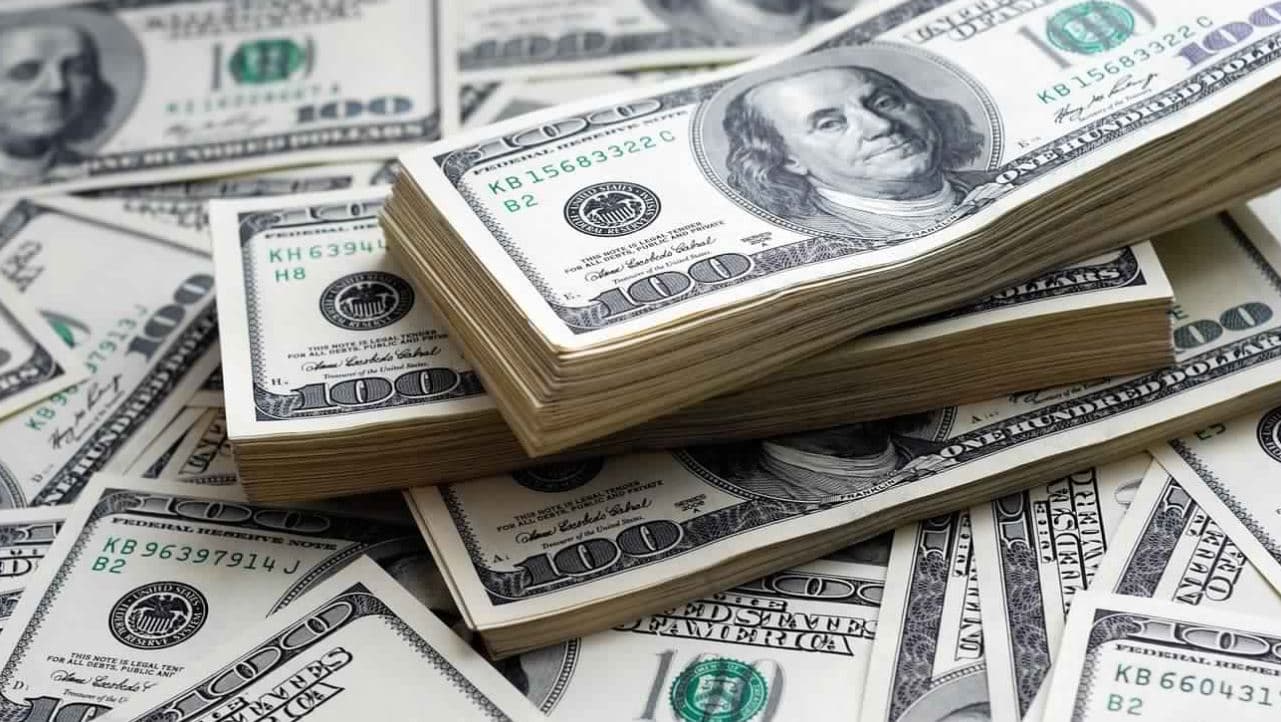 الدولار يرتفع حوالي 50 قرشا صباحا