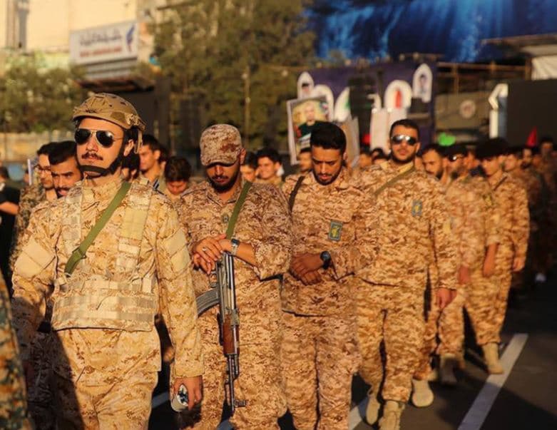 مشاركة واسعة في مسيرة الفدائيين في إيران