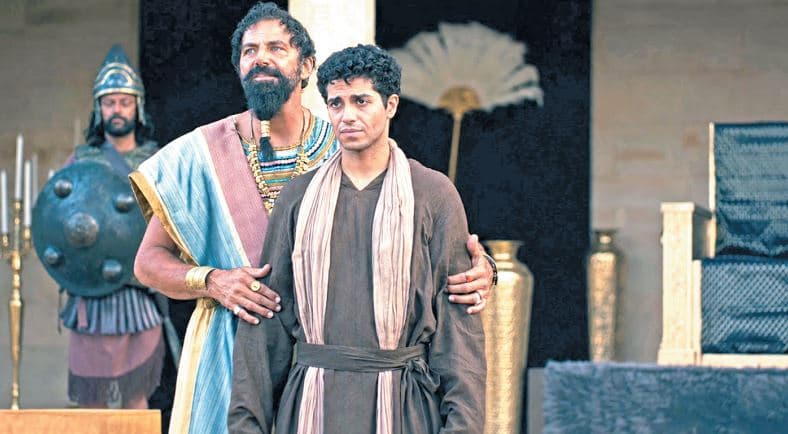 مينا مسعود يجسد النبي دانيال في السينما