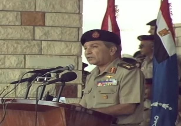 السيسي يشاهد فيلما عن قادة الأمة