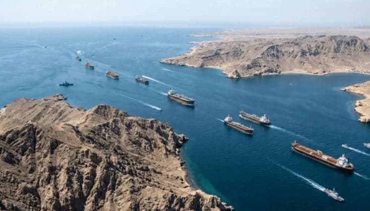 الحرس الثوري يؤكد سيطرة كاملة على هرمز ويدحض الادعاءات الأمريكية
